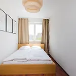 Shortstaypoland Tomcia Palucha B118