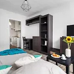 City Centre Studio By Esteum Host