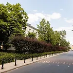Walnut Delight Apartment A Stare Miasto