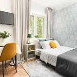 Walnut Delight Apartment B Old Town