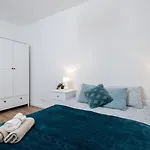 Cayenne Premium Apartment Airport