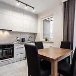 Cayenne Premium Apartment Airport