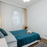 Cayenne Premium Apartment Airport