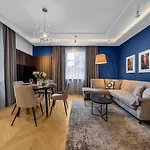 Warsaw Old Town Apt - Top Location, Workspace - By Rentujemy