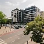 Srodmiescie Apartment By The River