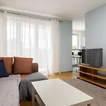 Nutmeg Apartment Wola