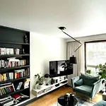 Comfortable Apartment In Warsaw Metro Line 2