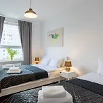 Urban Chic - Pereca - Rondo Onz - Luxury Warsaw Stays - 14 People