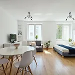 Urbannestgroup - Angorska Przy Stadionie Narodowym