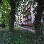 Na Muranowie - Mieszkanie Z Historia I In Muranow - A Flat With Warsaw History