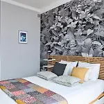 Modern And Cozy- Central Location-B11/13