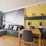 Modern And Cozy- Central Location-B11/13