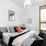 Superapart Domaniewska Apt 120