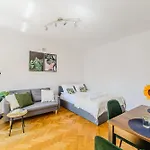 Shortstaypoland Jana Krysta B166