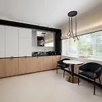 Nowolipki Deluxe Red Studio