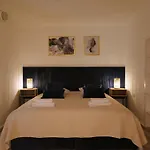 Apple Inn