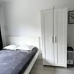Quiet Apartment Near The Park, Metro, Centre, Wi-Fi - By Hik Apartments