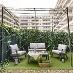 Wola! Big Garden! Cosily!