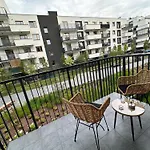 Apartament Nova Ochota, Tennis Court, Train & Bus Nearby