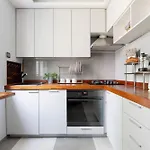 Oomph Warsaw Central Apartment
