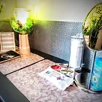 Niewielki Pokoj Dla Jednej Osoby Lub Pary.