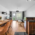 Warsaw Center Business Apt - Parking And Balcony - By Rentujemy