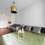 Warsaw Center Business Apt - Parking And Balcony - By Rentujemy