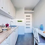 Super Central Suite With Air Conditioning New Flat With Wifi