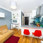 Cozy Studio Next To The Metro And City Center