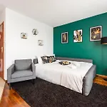 Saska Kepa Malachite Studio