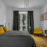 Warsaw Suite Near River - 58M2, Metro, Balcony