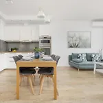 Comfy Two-Bedroom Apartment Near Chopin Airport Warsaw\'S Ursynow By Noclegi Renters