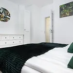 Lux Unique Rzeczypospolitej Apartment With Parking By Renters Prestige