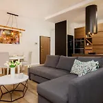 Lux Unique Rzeczypospolitej Apartment With Parking By Renters Prestige