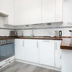 Modern Pereca Apartment Close To Metro Rondo Onz By Noclegi Renters