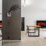 Premium Apartments In The Center Of Warsaw With Free Parking & Balcony