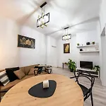 3 Maja Apartment
