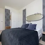 Beautiful Apartment With Terrace, Garden And Parking Close To The Airport In Warsaw By Noclegi Renters