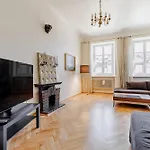 Timeless Old Town Stay By Ecru Wwa83