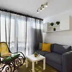 Centrum Warszawy Piekne Studio Dla 3 Osob By Rent Like Home