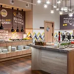 Hampton By Hilton Warsaw Airport