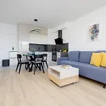 Comfortable Apartment With Parking By Noclegi Renters