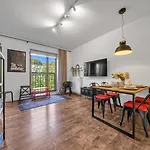 Warsaw Leszno Apartment With Parking - By Rentujemy