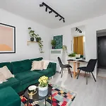 Specious Studio With Park View Warsaw