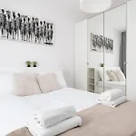 Rentplanet - Apartament Sierakowskiego