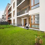 Wilanow Sarmacka Apartment With Garden