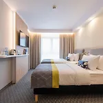 Holiday Inn Express Warsaw - Mokotow By Ihg