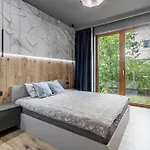 Modern Apartment With Spacious Backyard By Matt