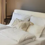 3-Bedroom Luxurious Apartment With City View