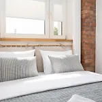 Aleja Waszyngtona Deluxe Apartment